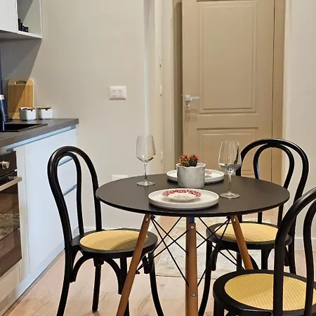 Rroji Urban Heritage アパートホテル