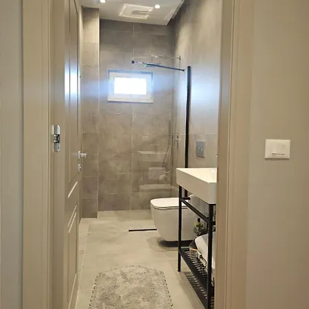 Rroji Urban Heritage アパートホテル